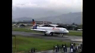 preview picture of video 'Aces A320 Vuelo de dempostración en Medellín'