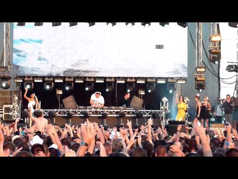 Tiesto @ Cacao Beach 2011 ( The Temper Trap - Sweet Disposition (Axwell & Dirty South Remix) )