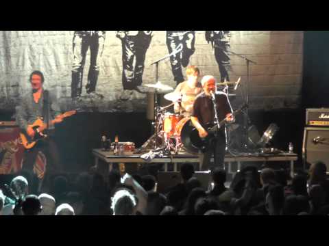 The Buzzcocks - Orgasm Addict (Het Depot Leuven 14/03/2015)