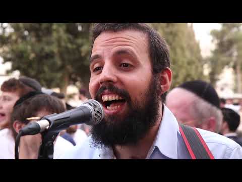 חיזקי סופר על קברו של הזמר והמלחין רבי שלמה קרליבך | Yahrtzeit of Rav Shlomo Carlebach 2018 - Part 4