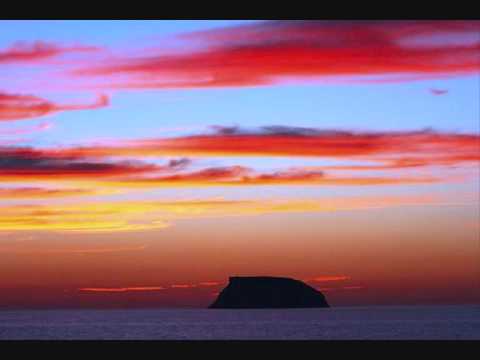 Explosions In The Sky - Inside It All Feels The Same