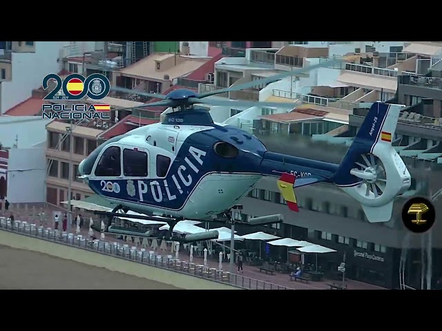 Espectaculares imágenes del helicóptero de la Policía Nacional sobre Las Palmas de Gran Canaria