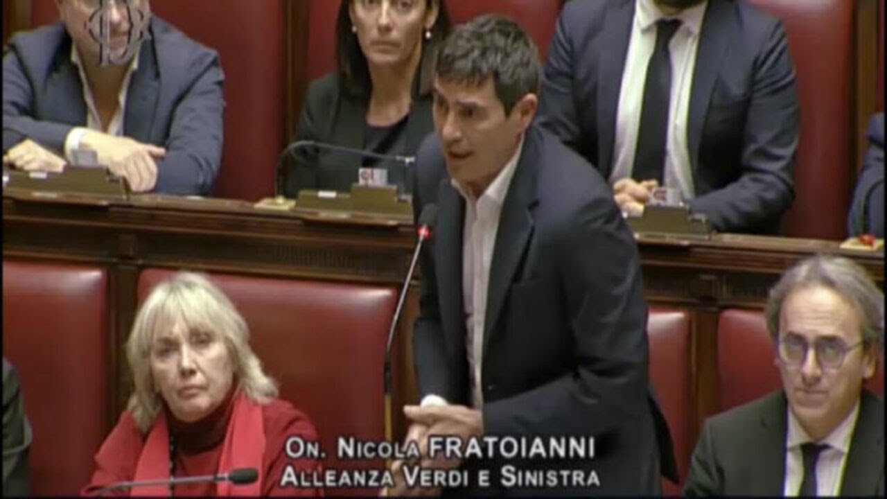 Crisi Iran, Fratoianni a Meloni: Da che parte della storia vuole schierare l'Italia?