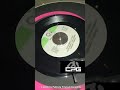 Sergio Vargas. En un beso la vida. 45 rpm. For promotional use only.