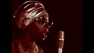Sun Ra &amp; His Intergalactic Research Arkestra -  Walkin´ on the Moon...