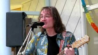 Kiddy Kiddy kiss me (gesungen von Mathias Schwarz, Original: Rita Pavone und Paul Anka)