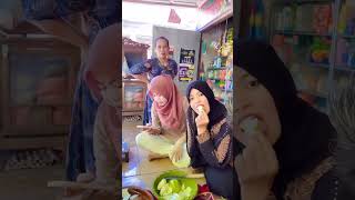 Download lagu FAJAR SYAHID DAN AISYAH ICHA SILATURRAHMI KE RUMAH NENEK mp3