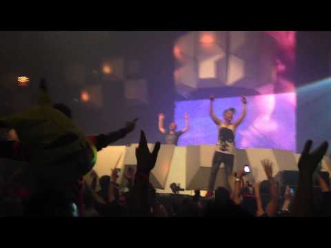 X-Qlusive Wildstylez - Gold Record Award - Wildstylez Feat. Niels Geusebroek - Year Of Summer - (HD)