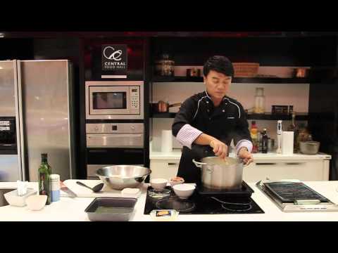 How to make " Lobster Macaroni & Cheese " with Cooking Guru Chef Ian Kittichai