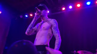 Chris Webby - Middle Ground (Live)