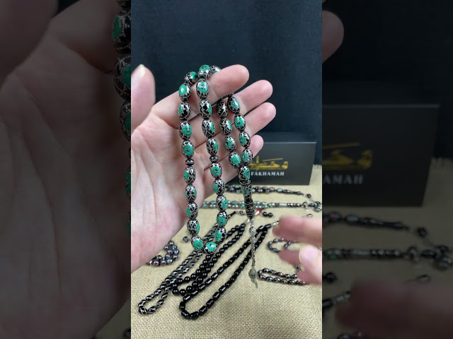 سبحة يسر طبيعية بيضاوية مطعّمة بالمرجان الأخضر ونق...