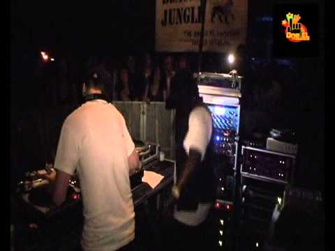 Riddim Tuffa ft  El Fata at Marseille Dub Station #20 part 5