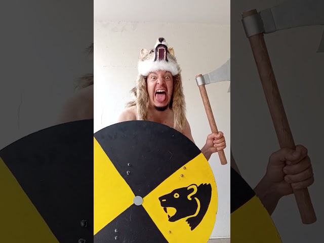 Vídeo relacionado con FIESTAS GUIRCA Disfraz de Guerrero Vikingo para Hombre - Disfraz Histórico de Rey Bárbaro para Hombre incl. Tocado de Cuernos Talla S 46-48