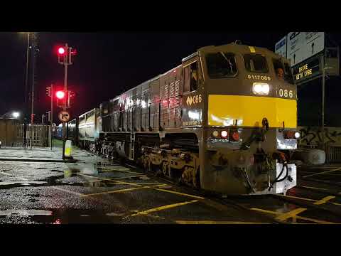 086 iwt liner at Alexandra Road on route to Dublin port for unloading 06/01/21