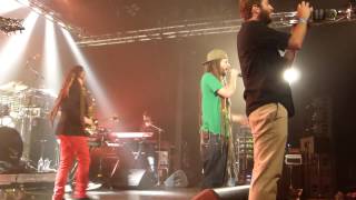 "world a reggae music tour" danakil et natty jean avec yaniss odua (y'en a marre) - l'or noir (live)