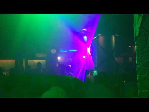 Dj detonate monta musica Halloween 28/10/16