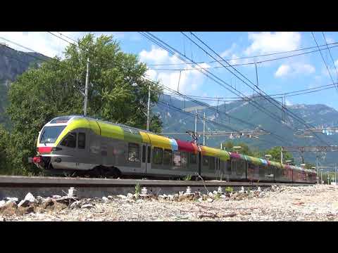 L' ARRIVO DELL' ETR.170 CON INCROCIO TAURUS OBB E.190 001 IN STAZIONE A PERI. (VR) 17 - 8 - 2017