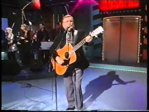 I´m Gonna Knock On Your Door video