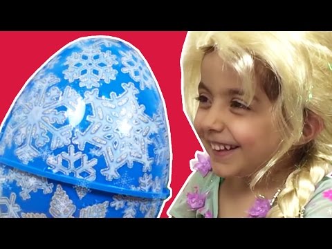 PRINCESSES In Real Life PRINCESS ELSA and Anna Open GIANT Surprise Eggs Play Doh