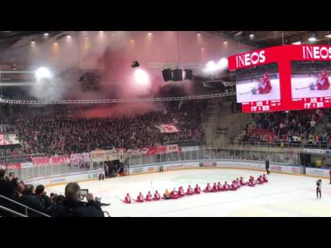 Tifo fumigènes fin de match 24.02.17 Lausanne HC Lugano