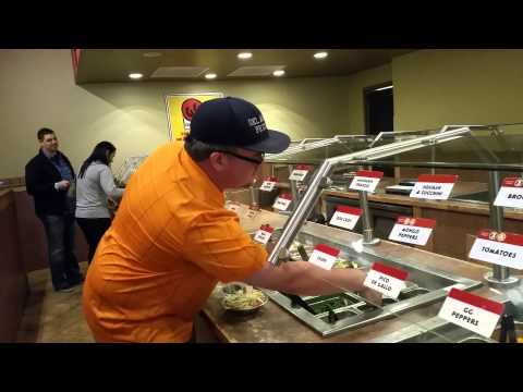 Como construir uma tigela lendária no Genghis Grill