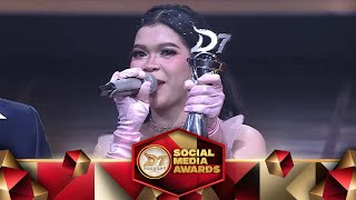 Download lagu Momen Tak Terduga! Zahra Menang Host Terfavorit dan Tutup Dengan Kejutan! | DA7 Social Media Awards mp3