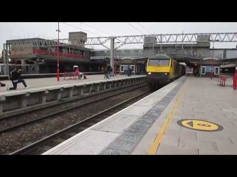 90049 passing Stafford on the 4M81 Felixstowe - Crewe Basford Hall 28/10/14