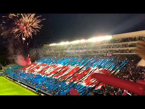 "Recibimiento de Nacional vs Fluminense." Barra: La Banda del Parque • Club: Nacional