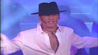 Rojo 3ra Generacion Emmanuel Canta El Bodeguero acompañado de Bailarines del Clan (Rojo 2003)