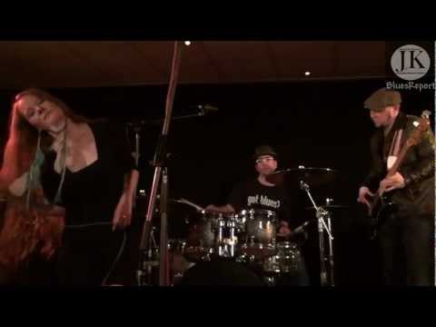 Layla Zoe & Band - I'd Rather Go Blind(Etta James)/ Osnabrück Blue Note 2011 Germany