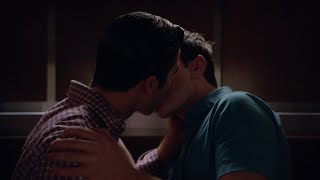 Glee - Klaine elevator kiss (6x05)