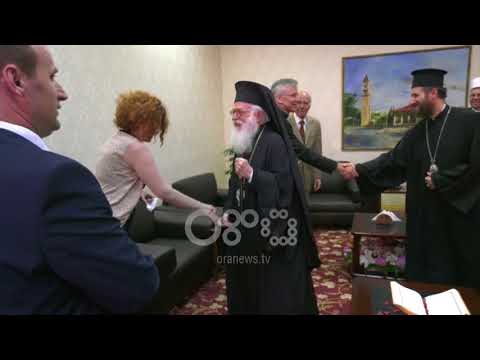 Ora News - Fiter Bajrami i parë pa politikanë vetëm me urime për myslimanët