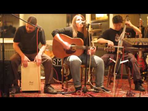 Laura Williams - special 3-piece acoustic line-up - live