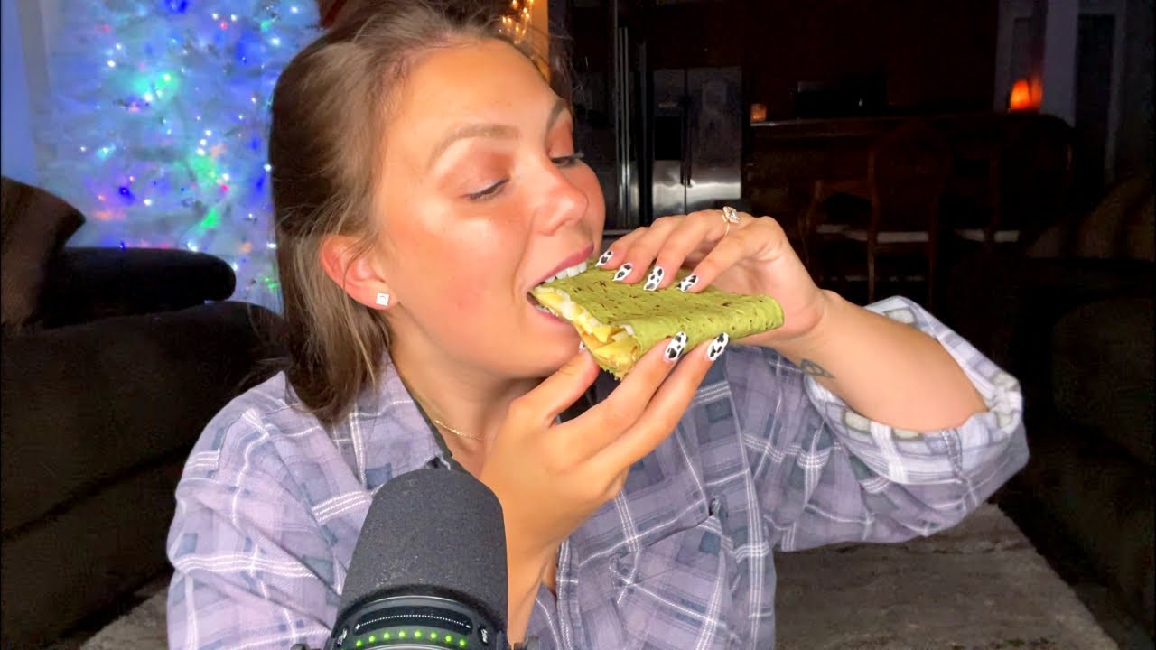 ASMR| LATE NIGHT SNACK + WHISPER RAMBLE