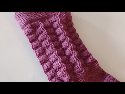 Sock pattern #25 - only knit and purl stitches, but great effect!