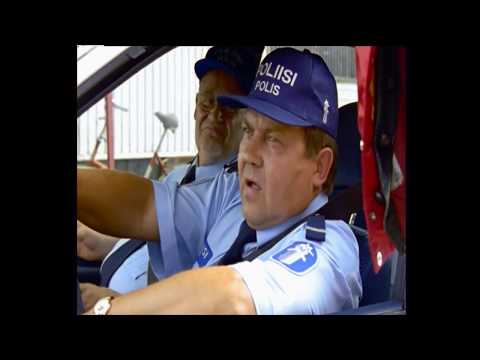 Poliisin Poika - Trampas pottuilee poliisille