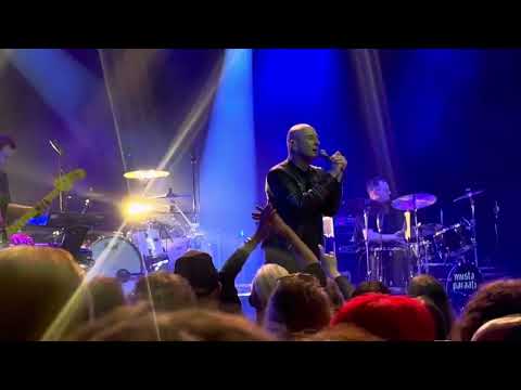 Musta Paraati - Romanssi