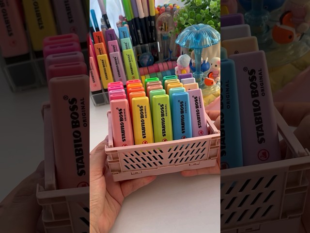 Vídeo relacionado con Grupo Erik Set Papeleria The Simpsons: Material Escolar con Estuche - Lapiz, Goma, Bolígrafo, Subrayadores, 3 Cuadernos A6, Notas Adhesivas, Pegatinas y Clips - Regalo Simpsons: Kit Papeleria Juvenil
