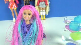 Barbie Color Surprise Haarfarben Spaß Puppe Haare mit Farbwechsel Effekt Styling Spaß mit Barbie