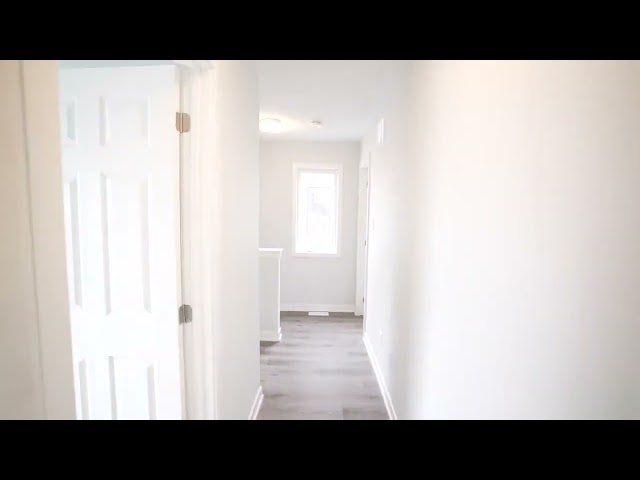 Large Furnished Bedroom - Utilities Included ($900) in Long Term Rentals in Ottawa