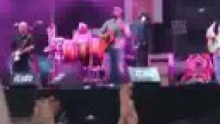 Ben Harper - Fight Outta You @ Vieilles Charrues 2008