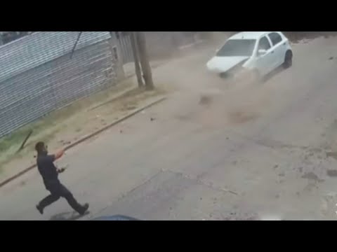 PERSECUCIÓN, VUELCO Y TIROTEO: así fue el momento tras el robo de un auto en Merlo