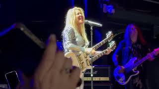 Lita Ford Close my eyes . Hampton Beach Nh 4-8-26 