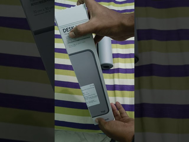Vídeo relacionado con Logitech Desk Mat - Studio Series, Multifuncional, Alfombrilla de Ratón Grande, Protector de Escritorio, Base Antideslizante, Resiste Salpicaduras - Rosa