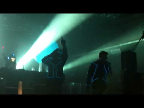 Questa Musica - Two Fingerz Live @ Magazzini Generali!