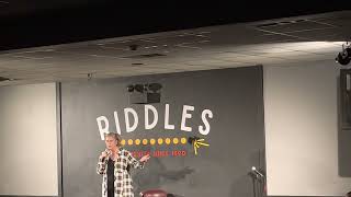 Angie McMahon at Riddles