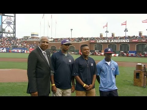 WS2014 Gm4: UYAs recognized during pregame ceremony