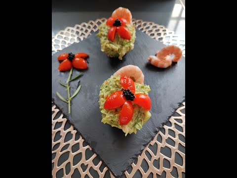 Aguacates rellenos de gambas