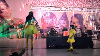 Download lagu Ratu Sikumbang ft Marszha Sikumbang dalam Konser Tahun Baru 2014-2015 @Bukittinggi mp3