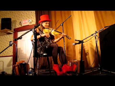 Sharon Shannon fiddle at Old Songs